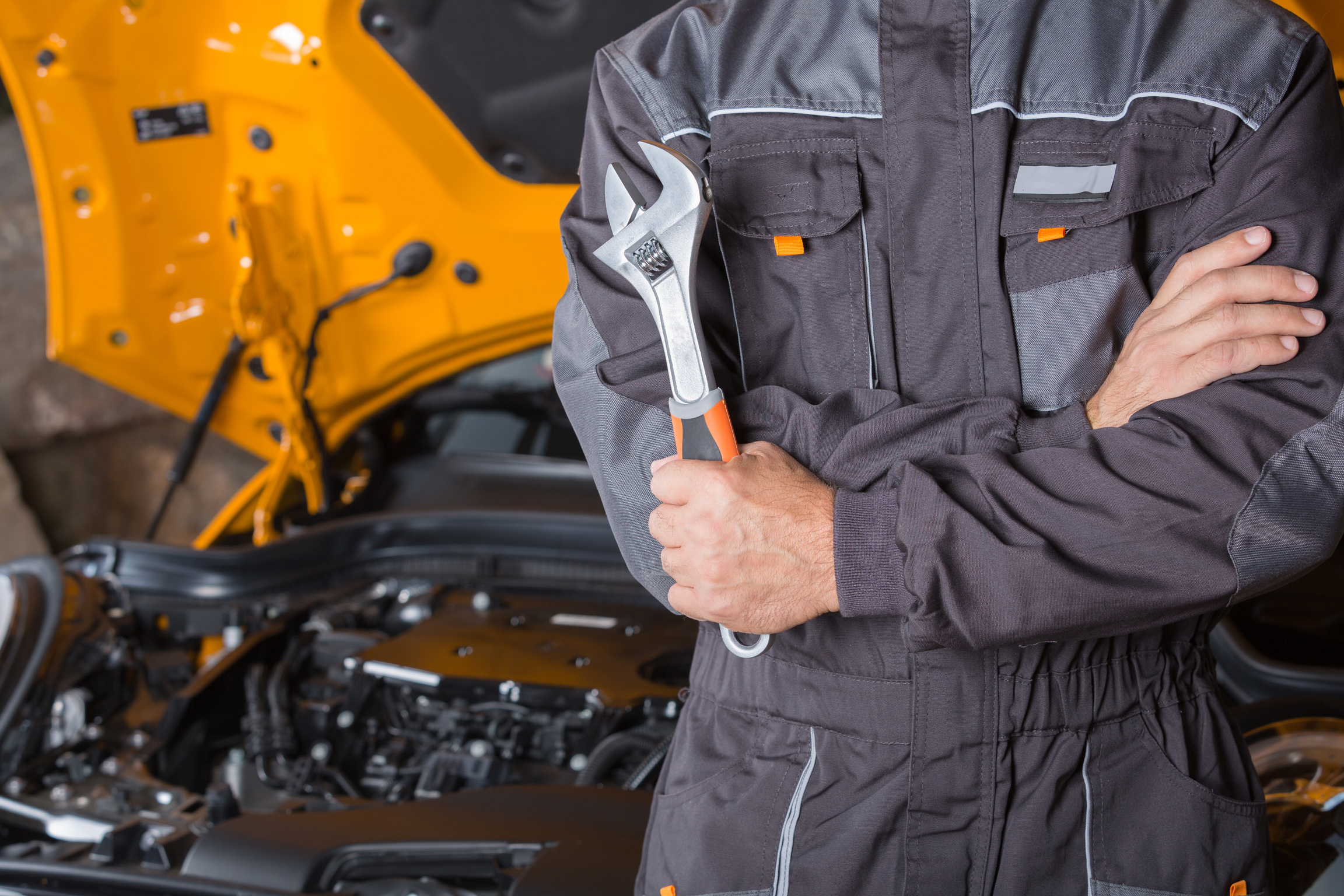 Auto mechanic workshop